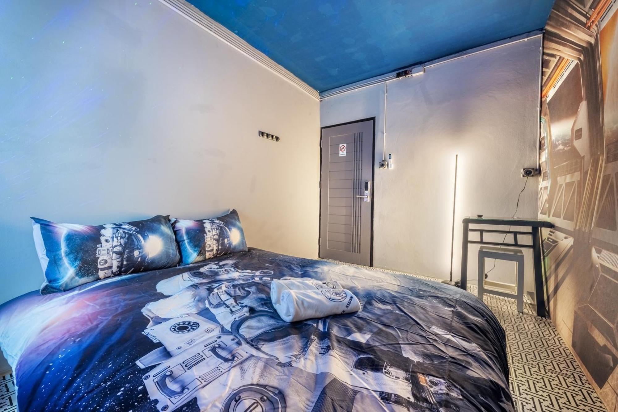 Space Station Hostel Bangkok Room photo