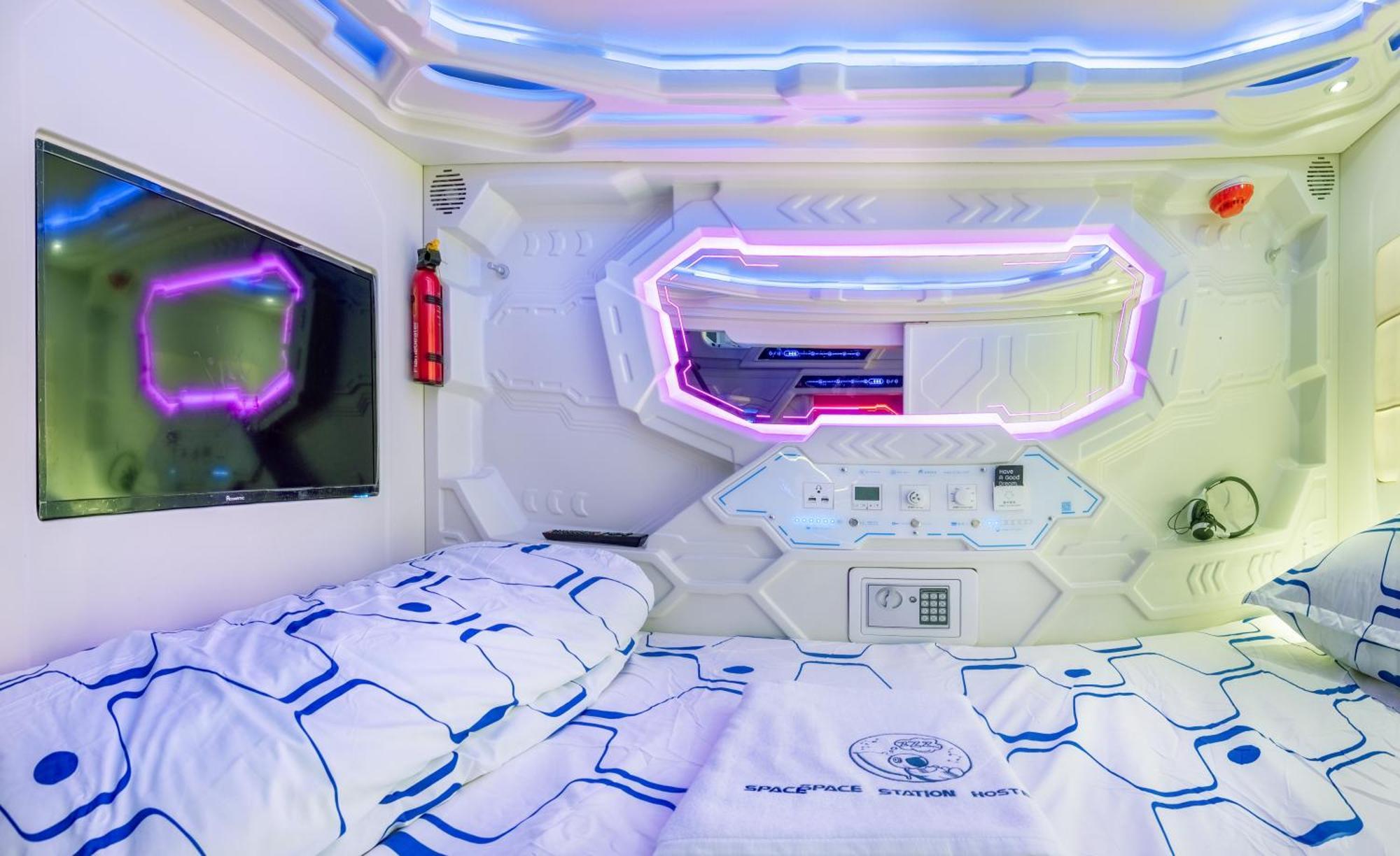 Space Station Hostel Bangkok Room photo