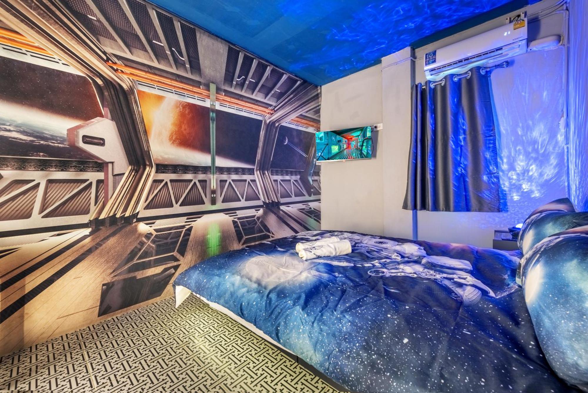 Space Station Hostel Bangkok Room photo
