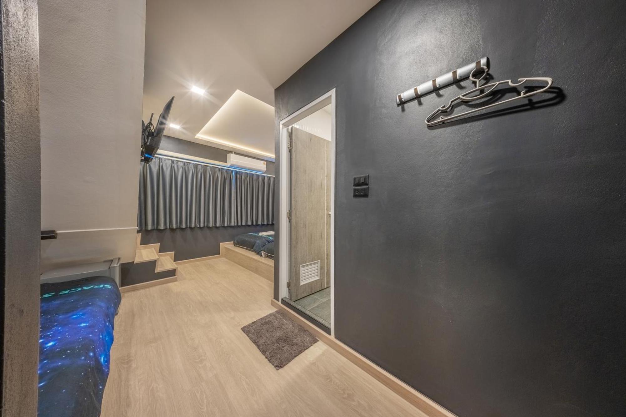 Space Station Hostel Bangkok Room photo
