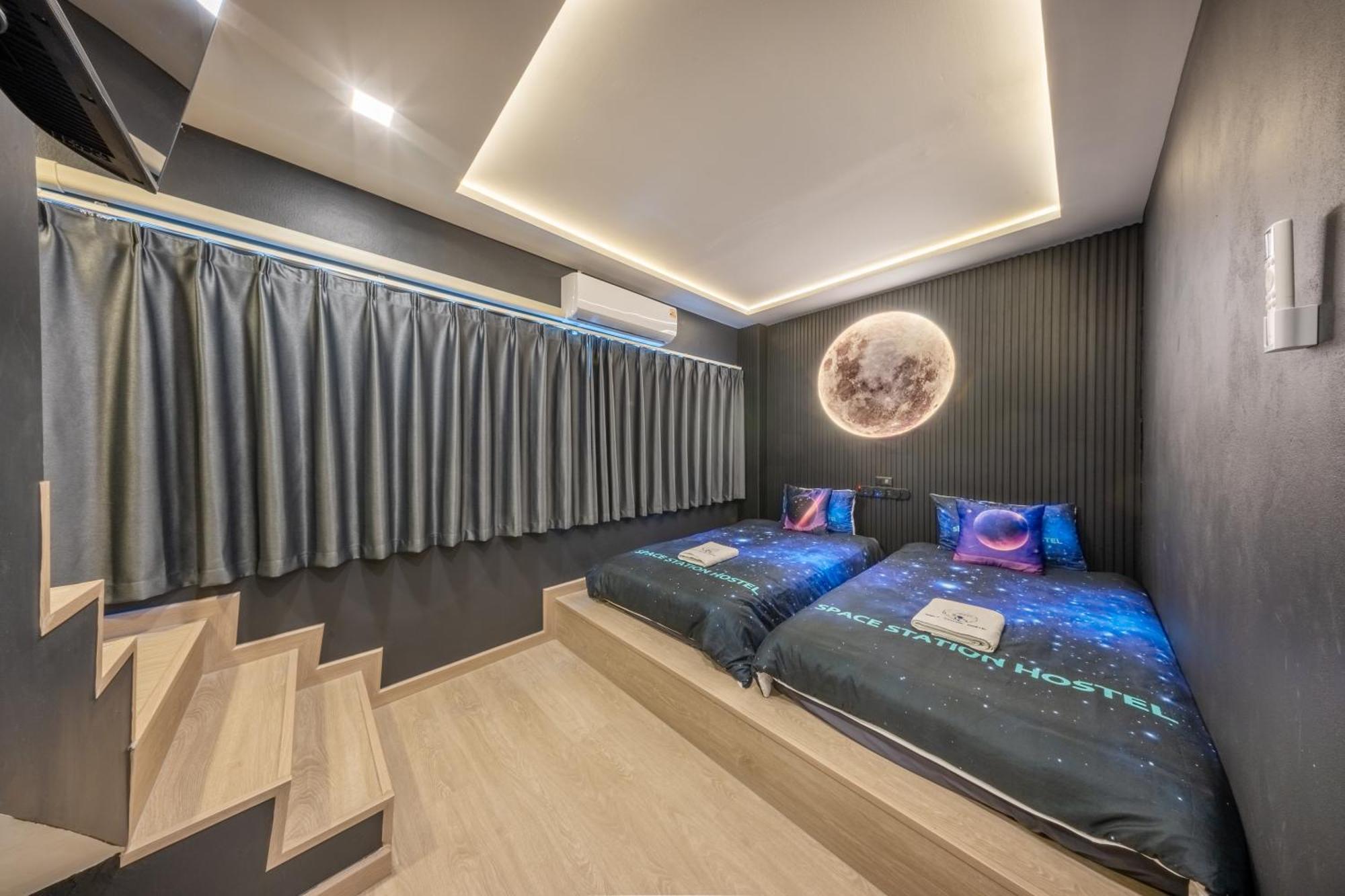Space Station Hostel Bangkok Room photo