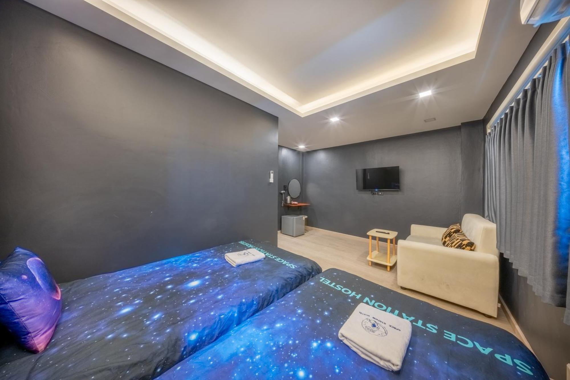 Space Station Hostel Bangkok Room photo