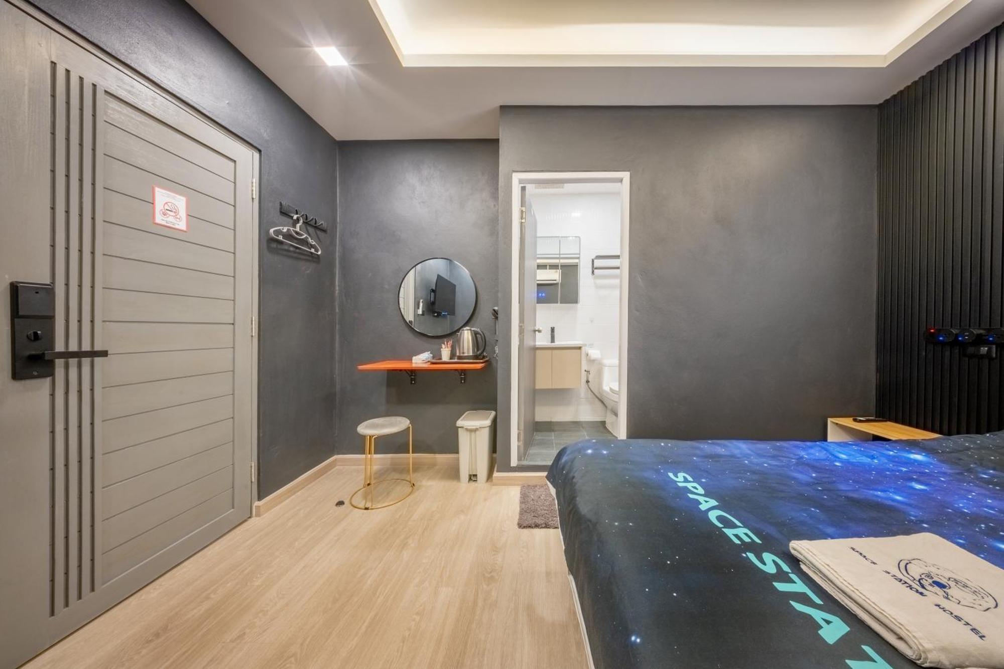 Space Station Hostel Bangkok Room photo