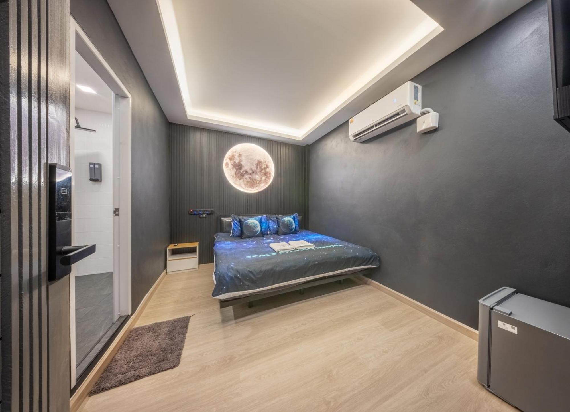 Space Station Hostel Bangkok Room photo